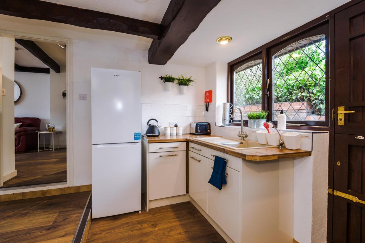 Sunshine Cottage By Happy Sunshine Stay Golborne Екстериор снимка